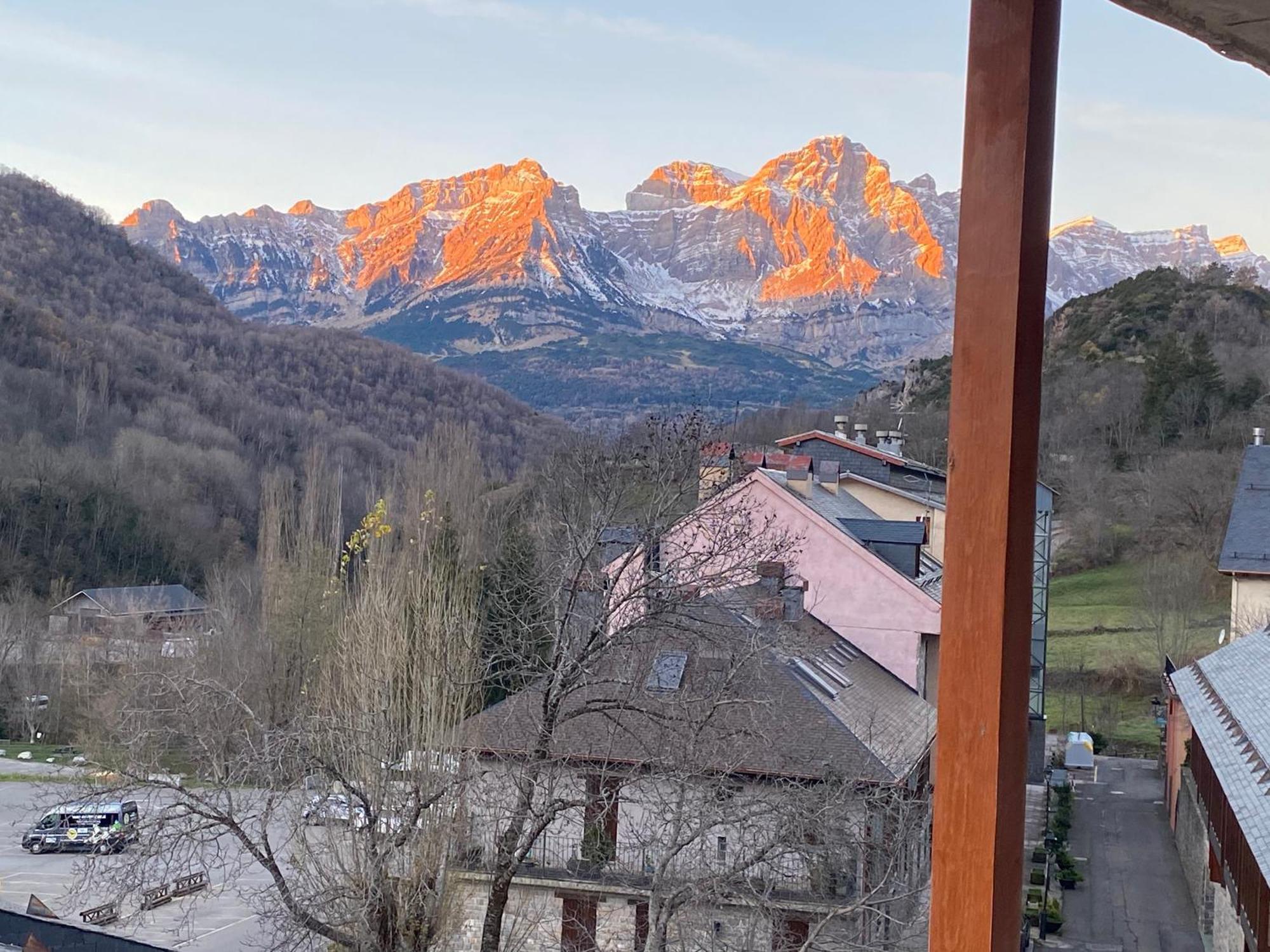 Casa Orval Lägenhet Panticosa Exteriör bild